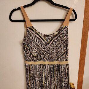 Party dress. Geometric black/white.